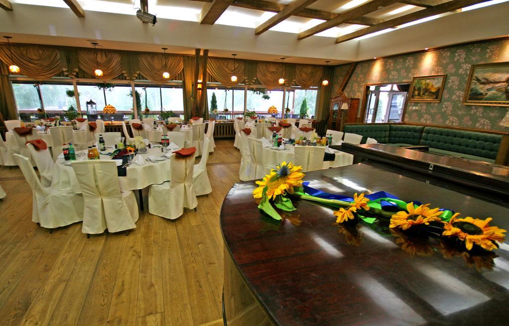 Hotel Niedzwiadek Wdzydze Kiszewskie Εξωτερικό φωτογραφία