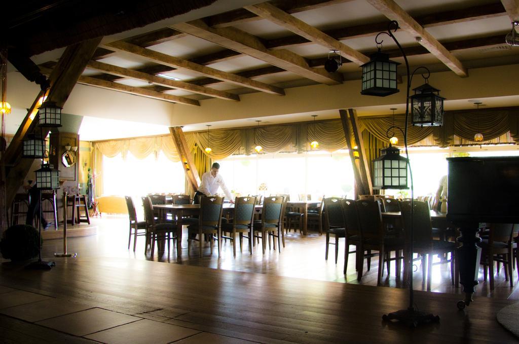 Hotel Niedzwiadek Wdzydze Kiszewskie Εξωτερικό φωτογραφία