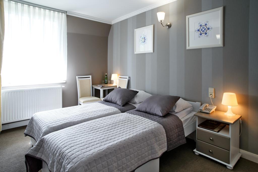Hotel Niedzwiadek Wdzydze Kiszewskie Εξωτερικό φωτογραφία