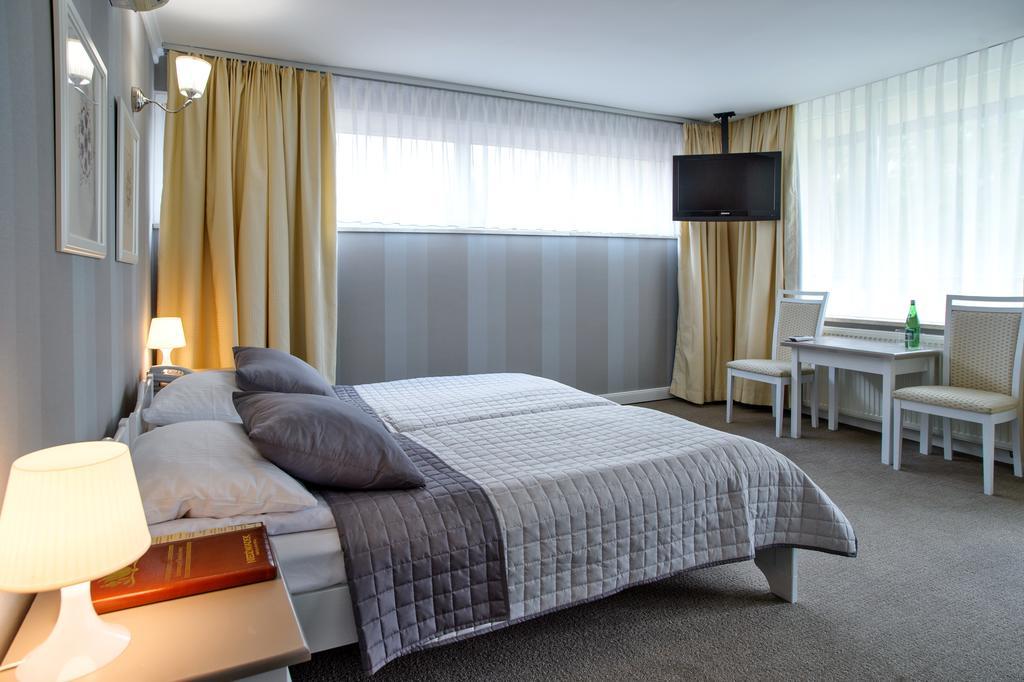 Hotel Niedzwiadek Wdzydze Kiszewskie Εξωτερικό φωτογραφία