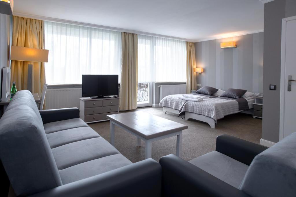 Hotel Niedzwiadek Wdzydze Kiszewskie Εξωτερικό φωτογραφία